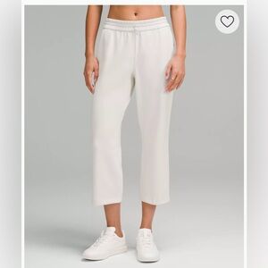 Lululemon Softstreme High Rise Steaight Leg Crop